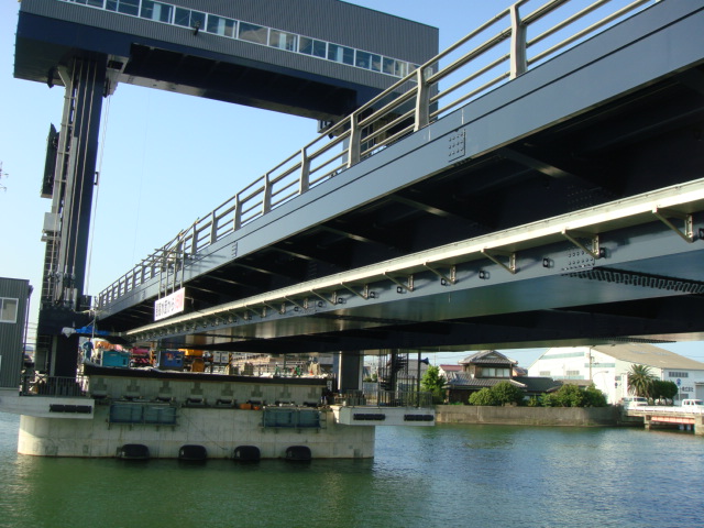 加賀須野稼働橋（徳島県）